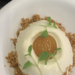 recette yaourt à l'abricot dans une assiette sur une table